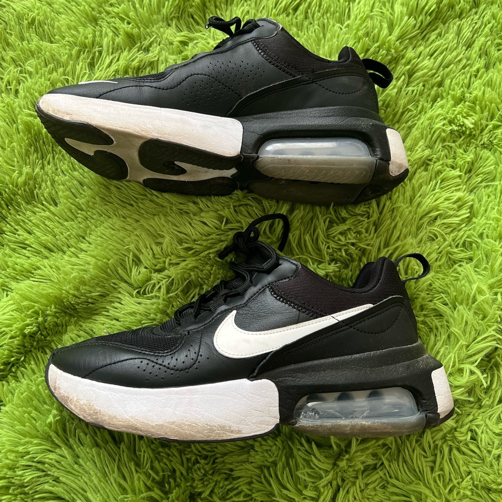 Nike Air Max Verona 7.5 US